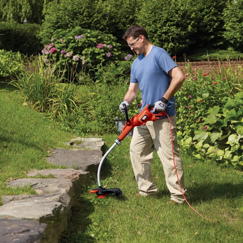 B&D String Trimmer GH3000_2 Action