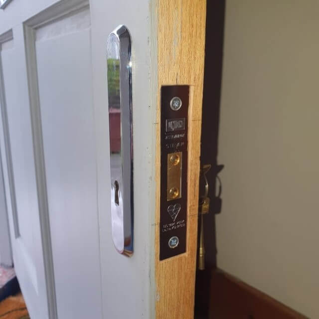 front door deadlock