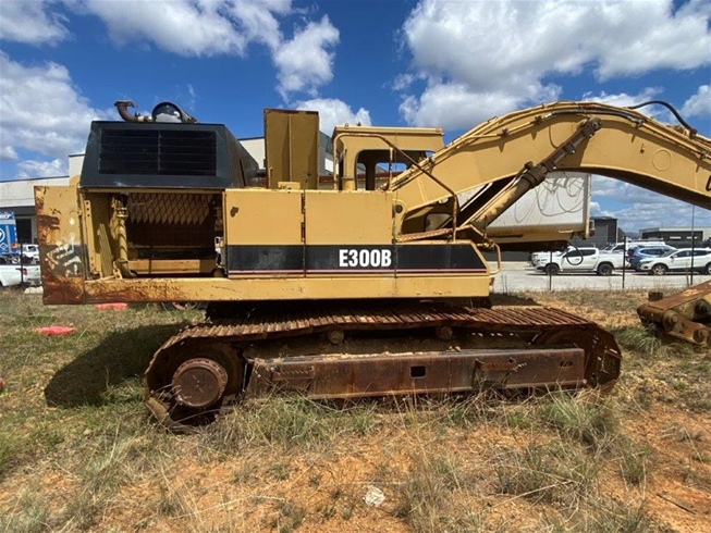 Explore the benefits of the E300B Caterpillar excavator